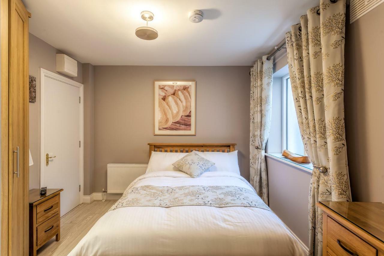Tintawn House Otel Sandyford Dış mekan fotoğraf